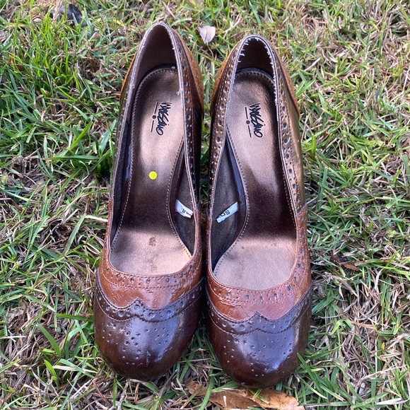 Mossimo Two Tone Oxford Chunk Heels Size 8.5 - Picture 1 of 7